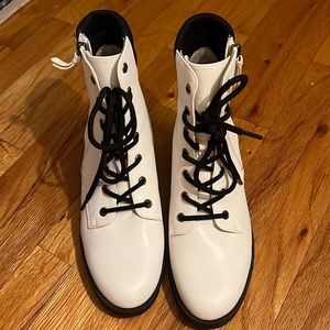 Dr Scholl’s White Boots